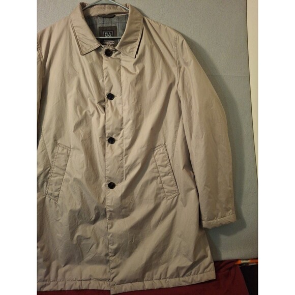 Jos A Bank Travel Tech Men’s XL Beige Tan Trench Coat Rain Jacket Plaid Lining - Picture 3 of 9